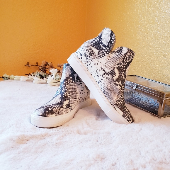 Steve Madden Shoes - Steve Madden Claud Snake Wedge Sneaker 8.5M